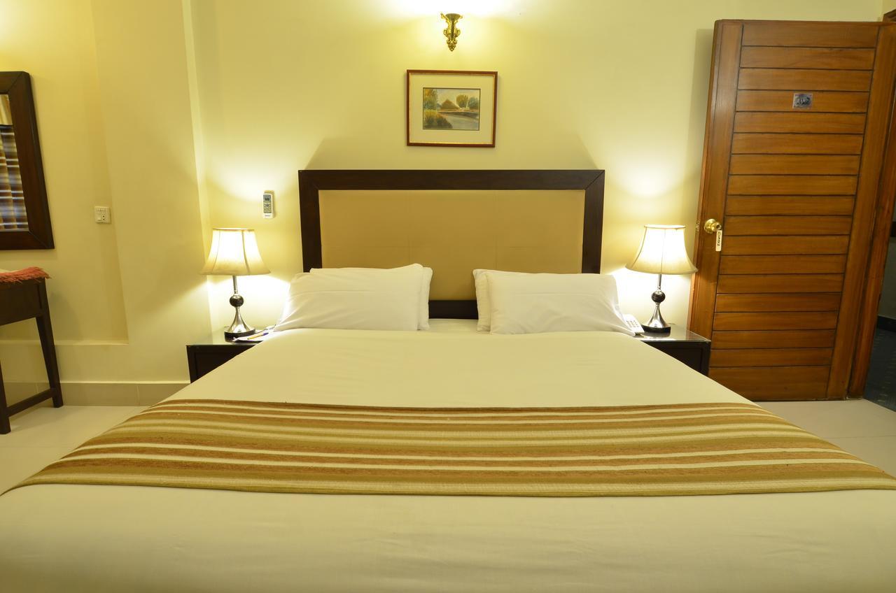 Pak Continental Hotel Bahawalpur Exterior photo