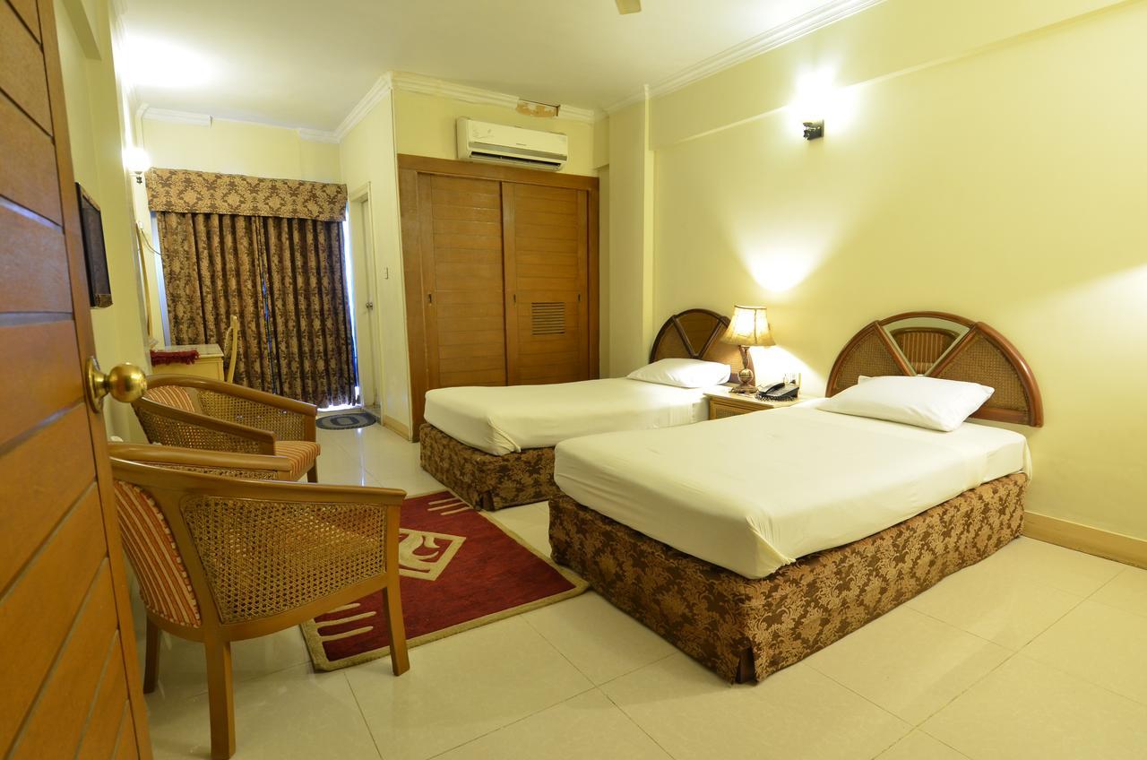 Pak Continental Hotel Bahawalpur Exterior photo