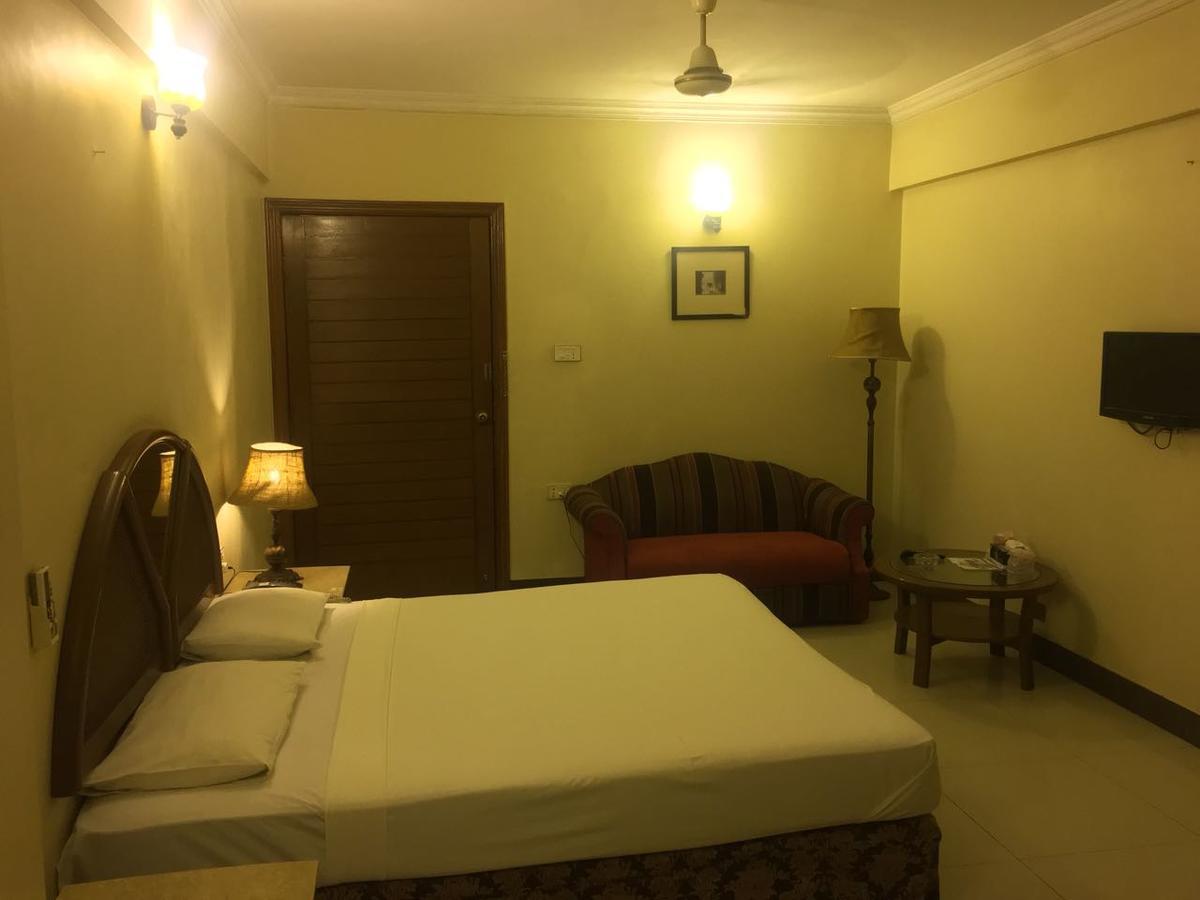 Pak Continental Hotel Bahawalpur Exterior photo